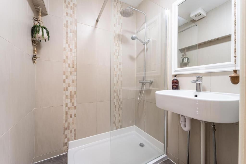 Sandbanks Ground Floor 2 Bed Apt, Beach 3Mins Walk Poole Ngoại thất bức ảnh